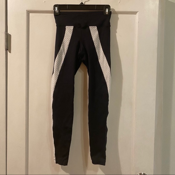 KORAL Hull Mid Rise Leggings - Picture 7 of 7